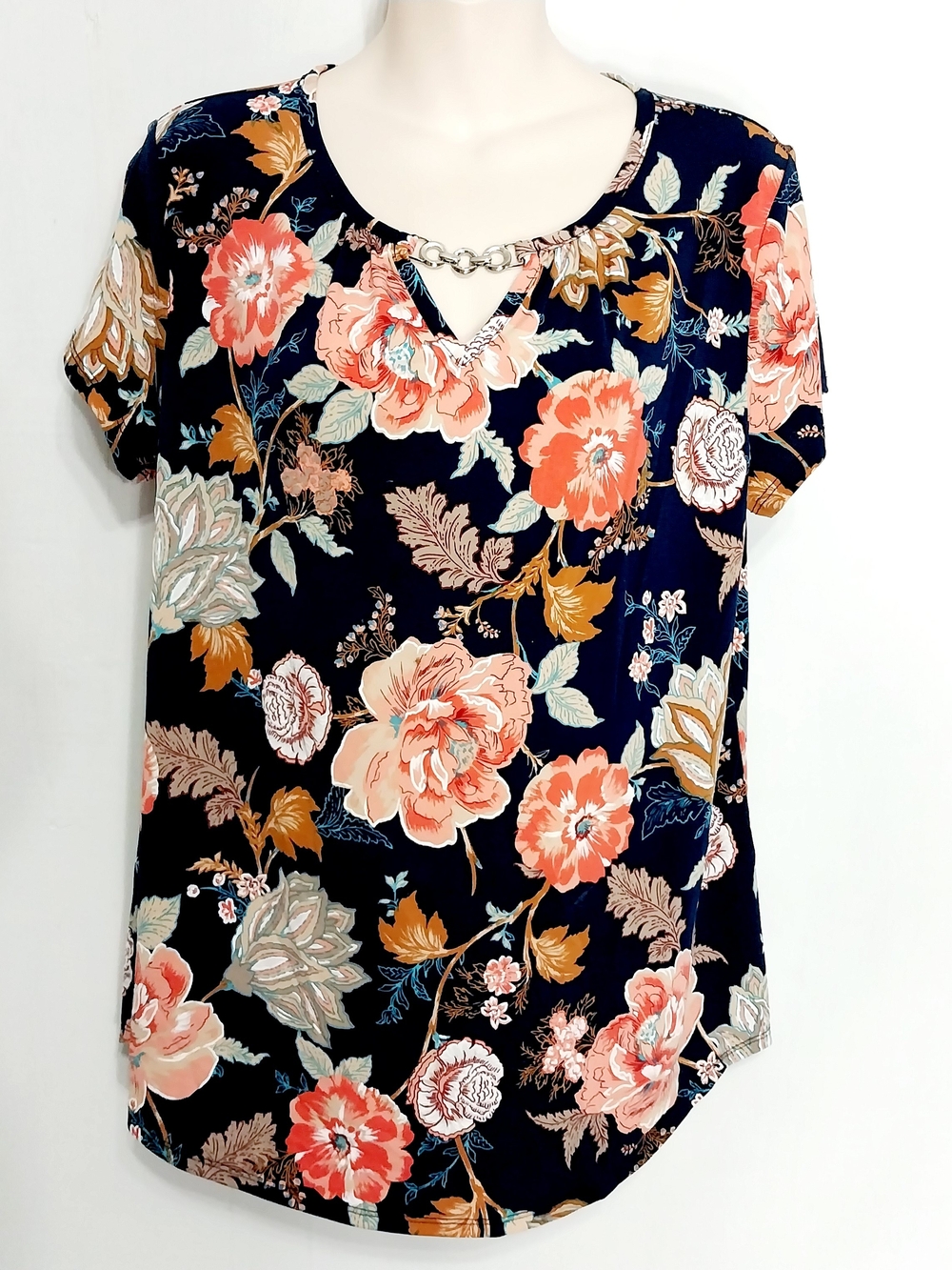 🔵BOGO FREE🔵 Est. 1946 Top Floral Chain Detail Sz M